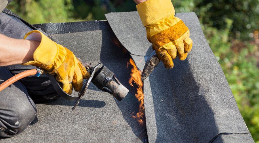 Expert Emergency Roof Repairs services in Monroe City, MO